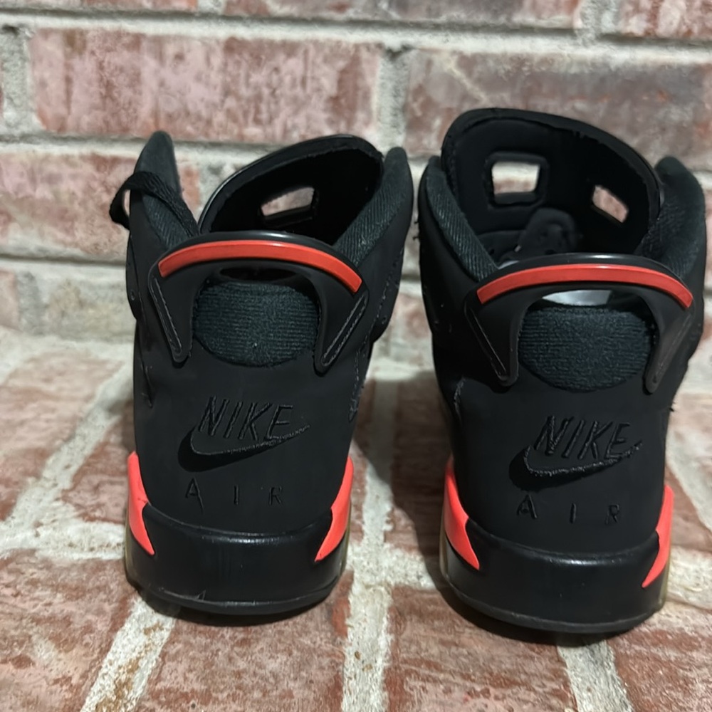 Kids Jordan 6 retro “infrared” size 5.5y - Picture 6 of 11